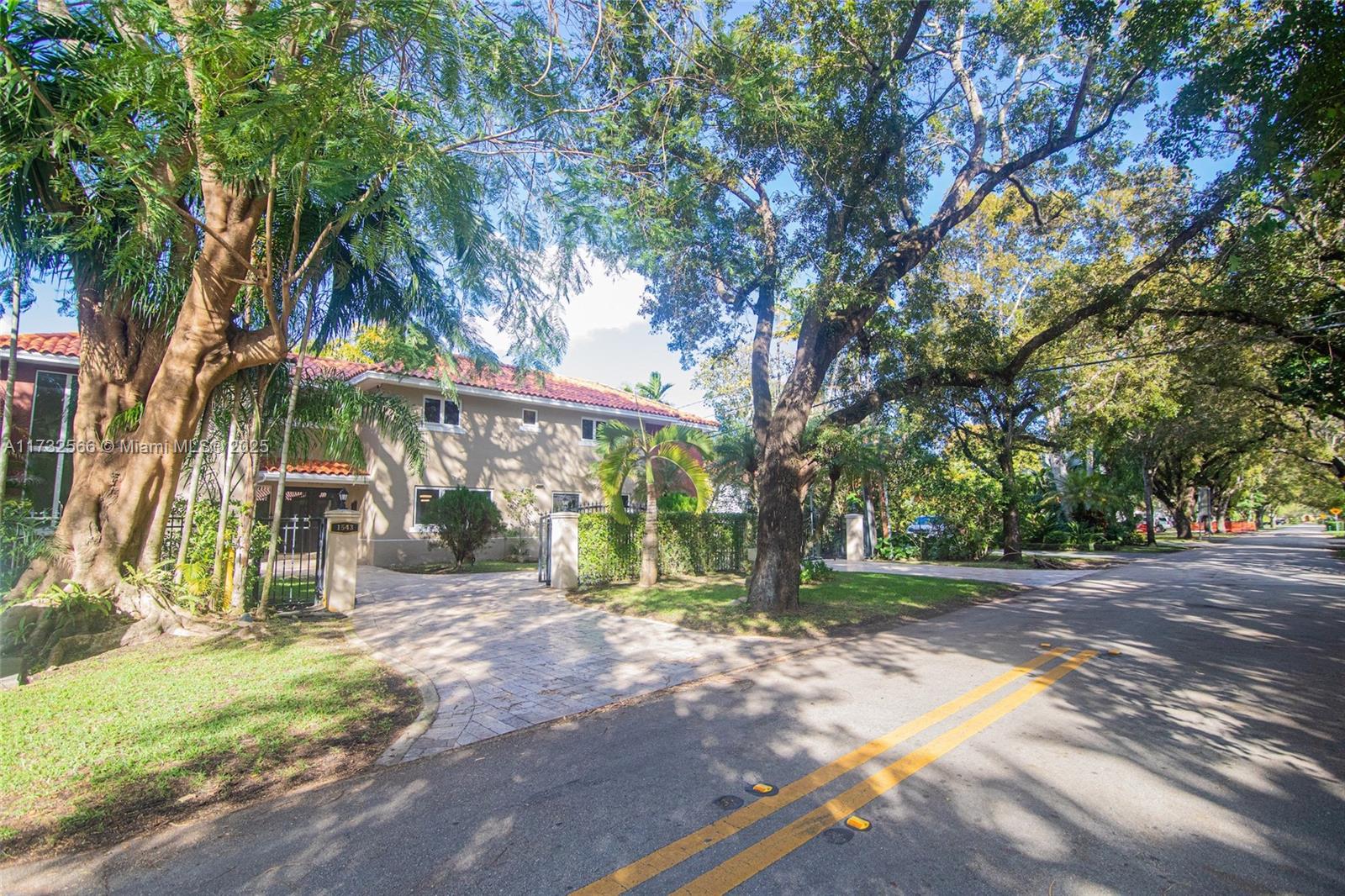 1543 Dorado Ave, Coral Gables, Florida image 2