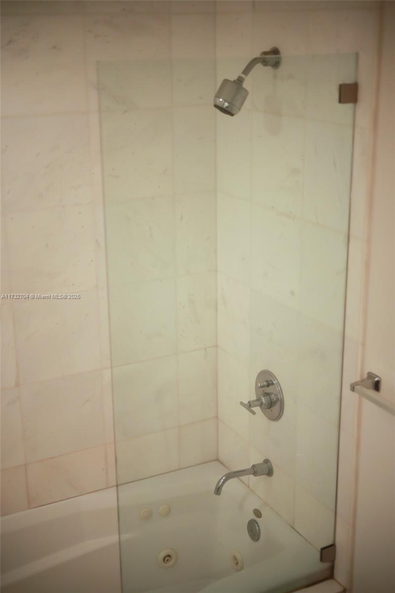 2950 NE 188th St #219, Aventura FL 33180