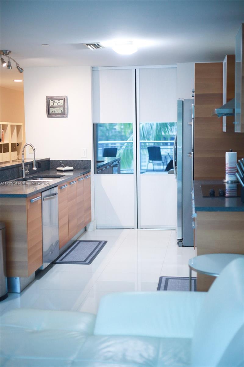 2950 NE 188th St #219, Aventura FL 33180