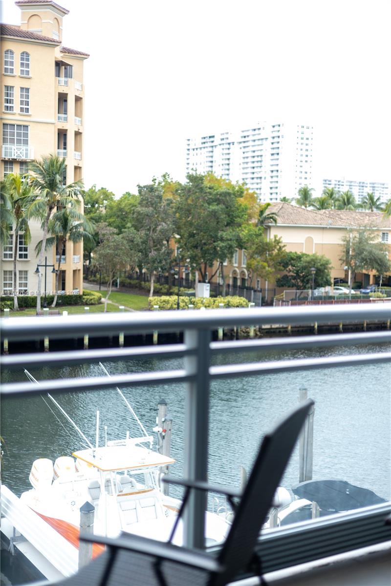 2950 NE 188th St #219, Aventura FL 33180