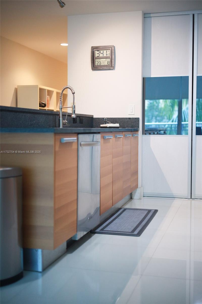 2950 NE 188th St #219, Aventura FL 33180