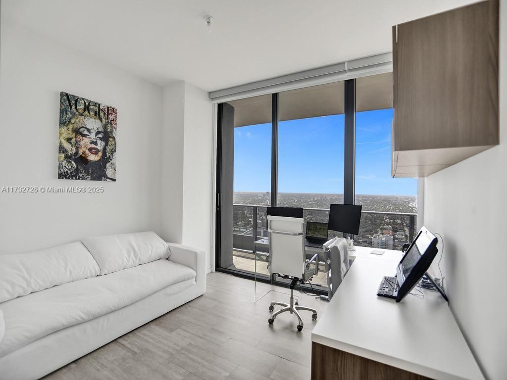 1000 Brickell Plz #PH5204, Miami FL 33131