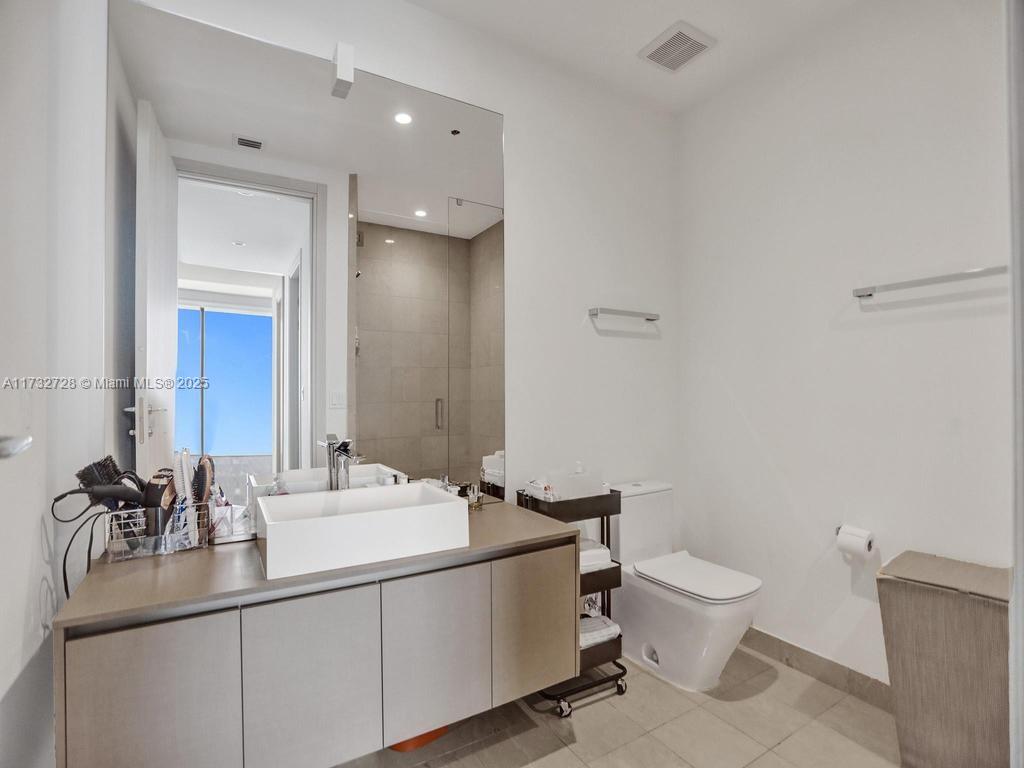 1000 Brickell Plz #PH5204, Miami FL 33131