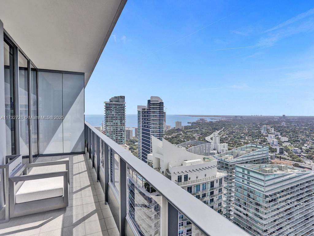1000 Brickell Plz #PH5204, Miami FL 33131