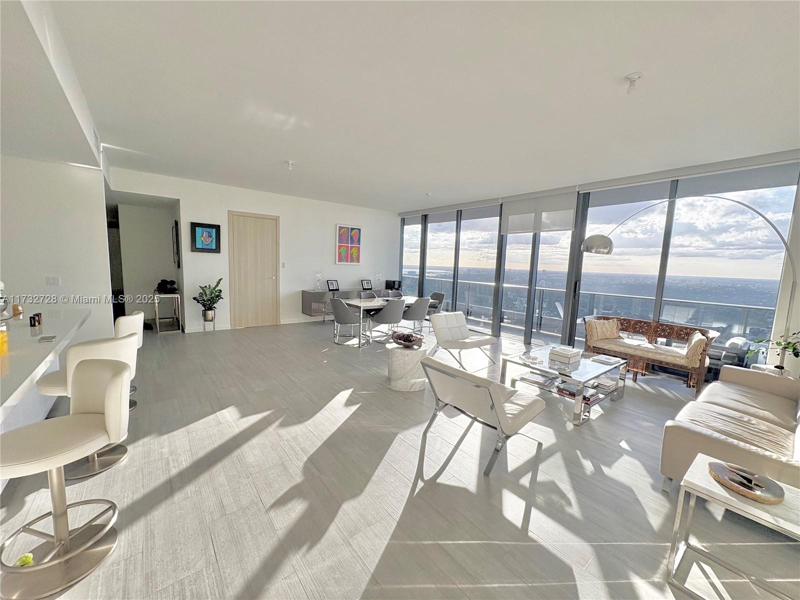 1000 Brickell Plz #PH5204, Miami FL 33131