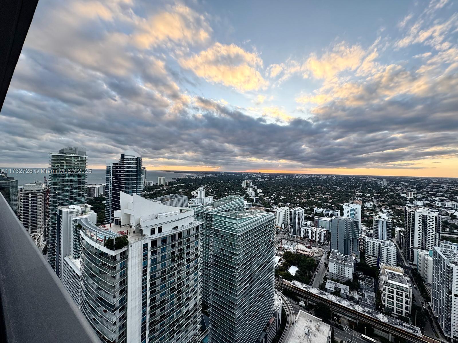 1000 Brickell Plz #PH5204, Miami FL 33131