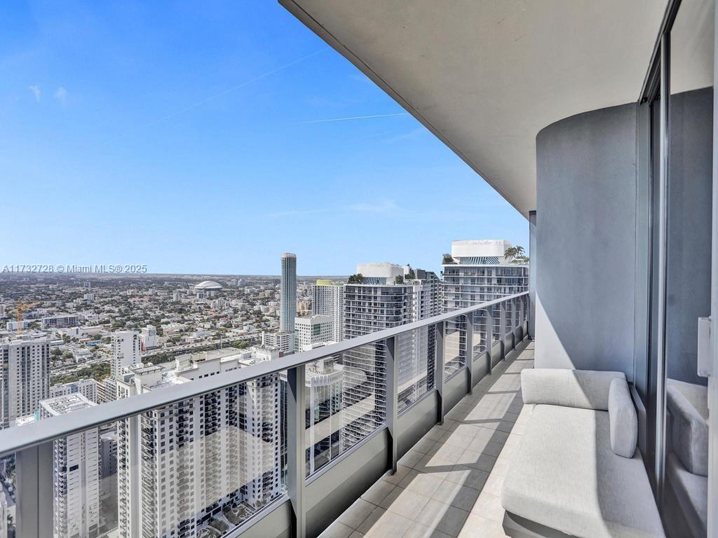 1000 Brickell Plz #PH5204, Miami FL 33131