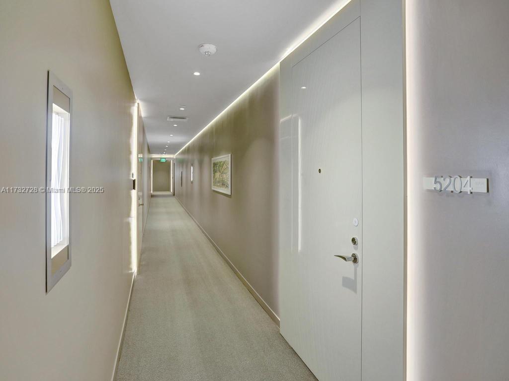 1000 Brickell Plz #PH5204, Miami FL 33131