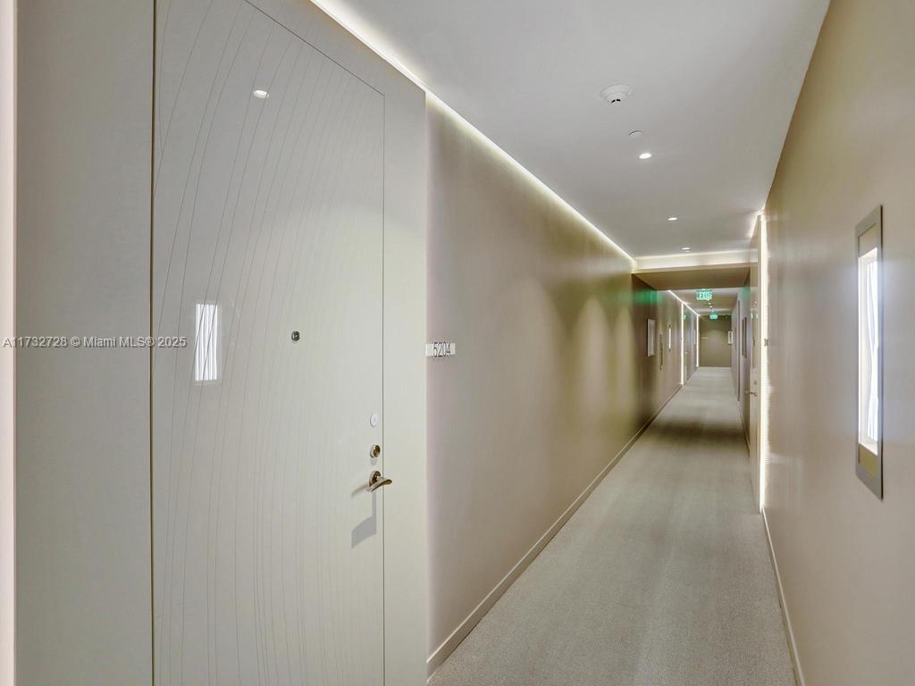 1000 Brickell Plz #PH5204, Miami FL 33131