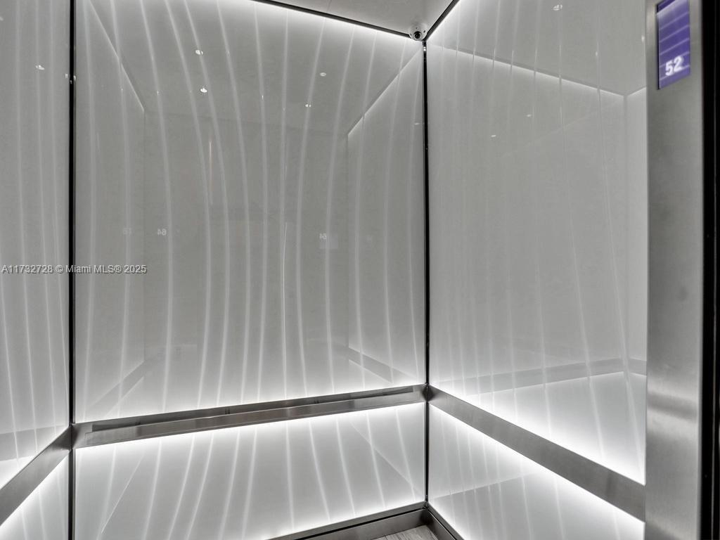 1000 Brickell Plz #PH5204, Miami FL 33131
