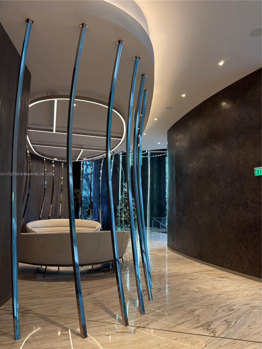 1000 Brickell Plz #PH5204, Miami FL 33131