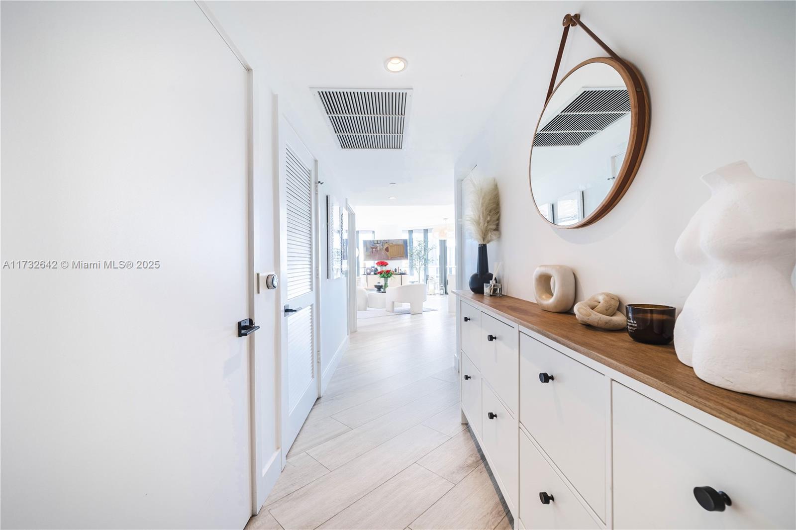 121 NE 34th St #2104, Miami FL 33137