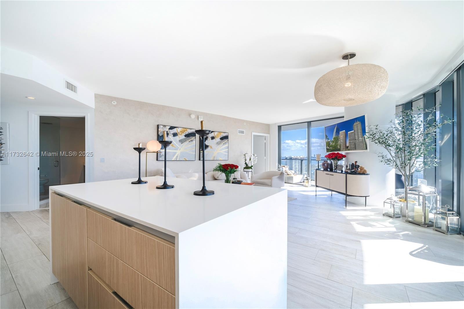 121 NE 34th St #2104, Miami FL 33137