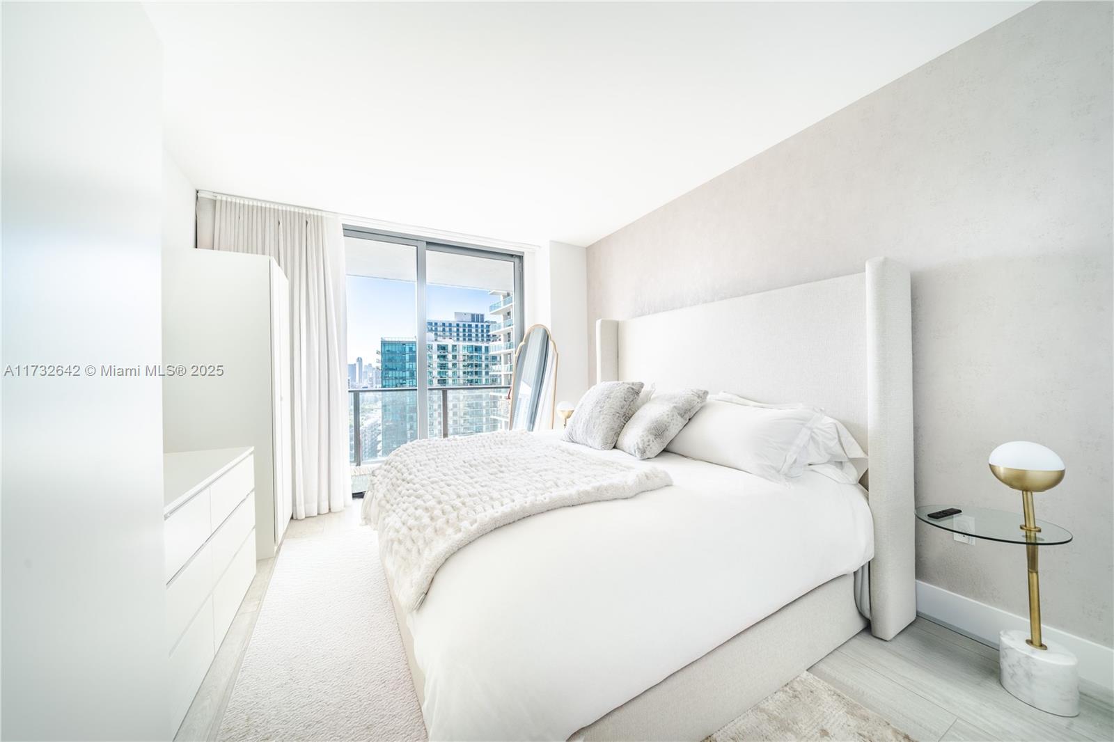 121 NE 34th St #2104, Miami FL 33137