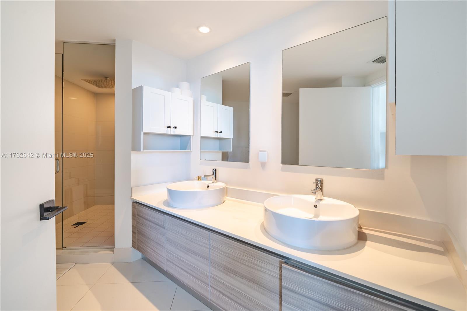 121 NE 34th St #2104, Miami FL 33137