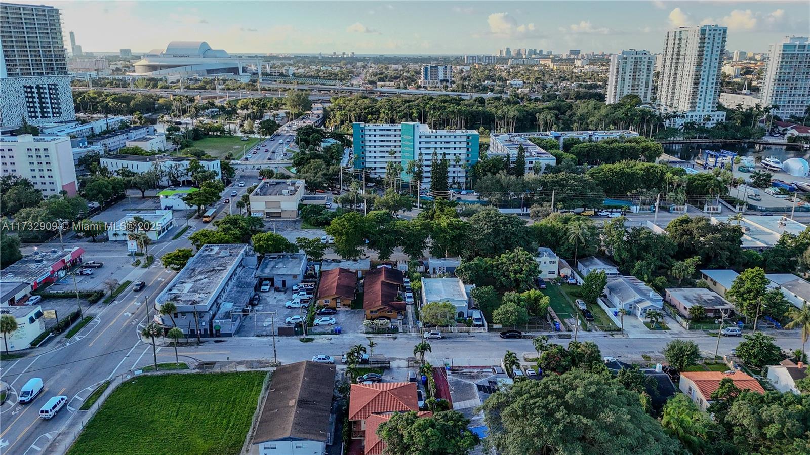 1734 NW 15th St