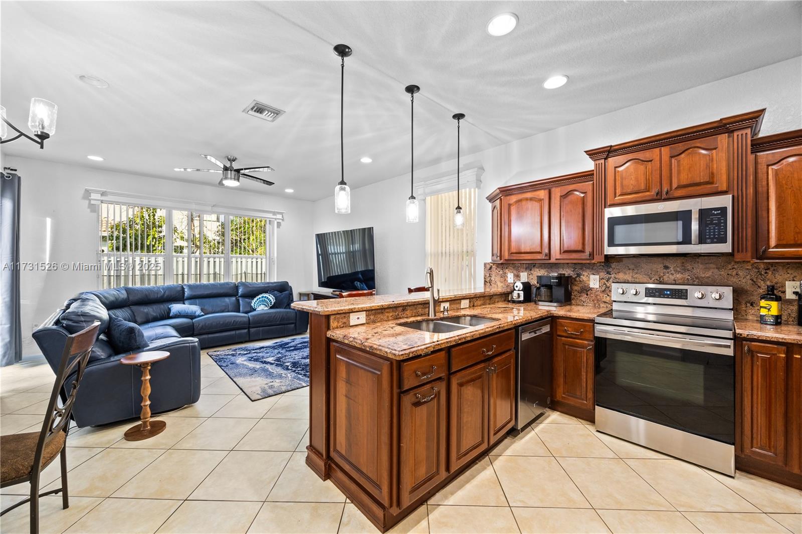 Listing Photo 12