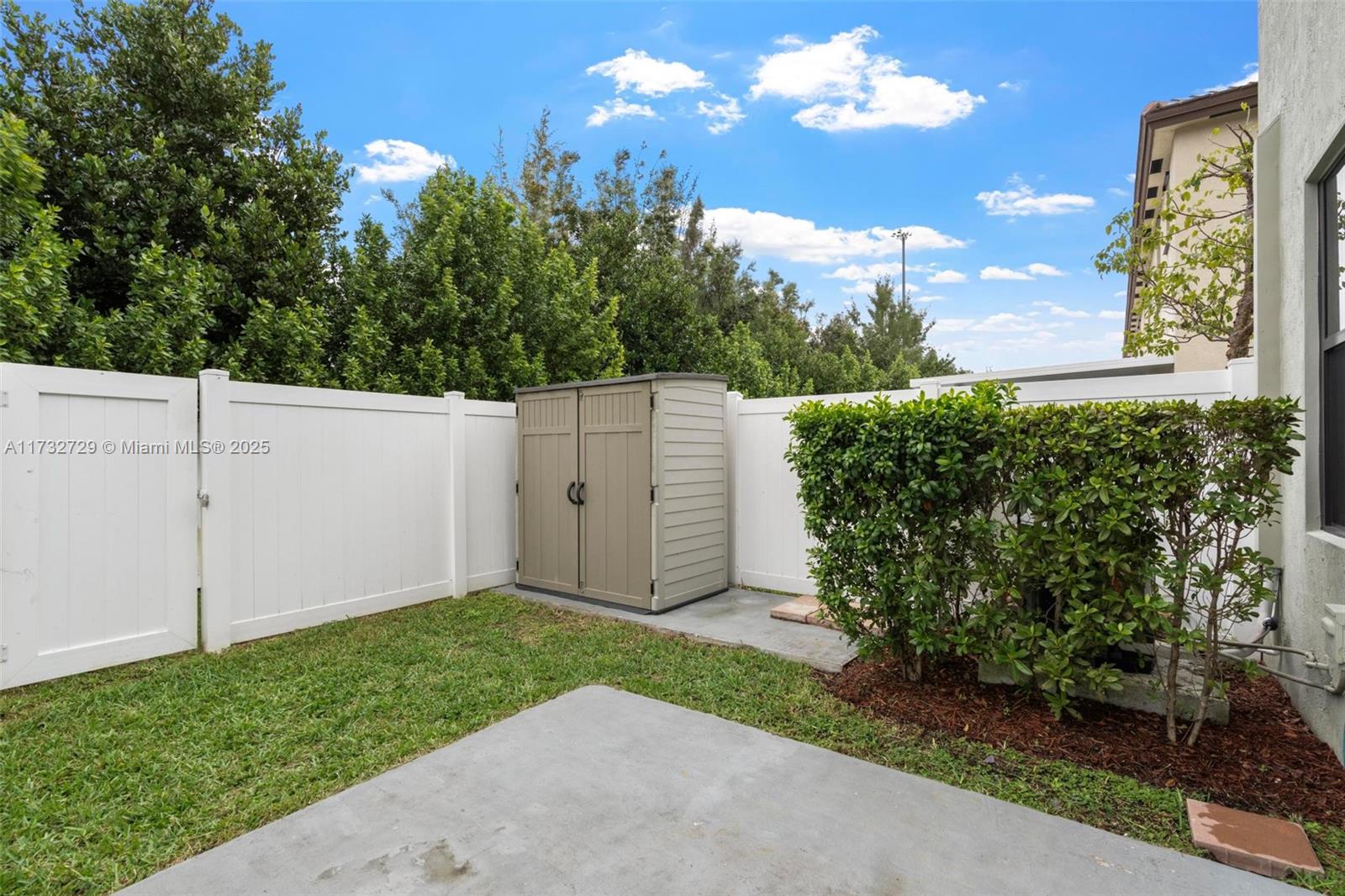 11047 W 32nd Ln, Hialeah, Florida image 32