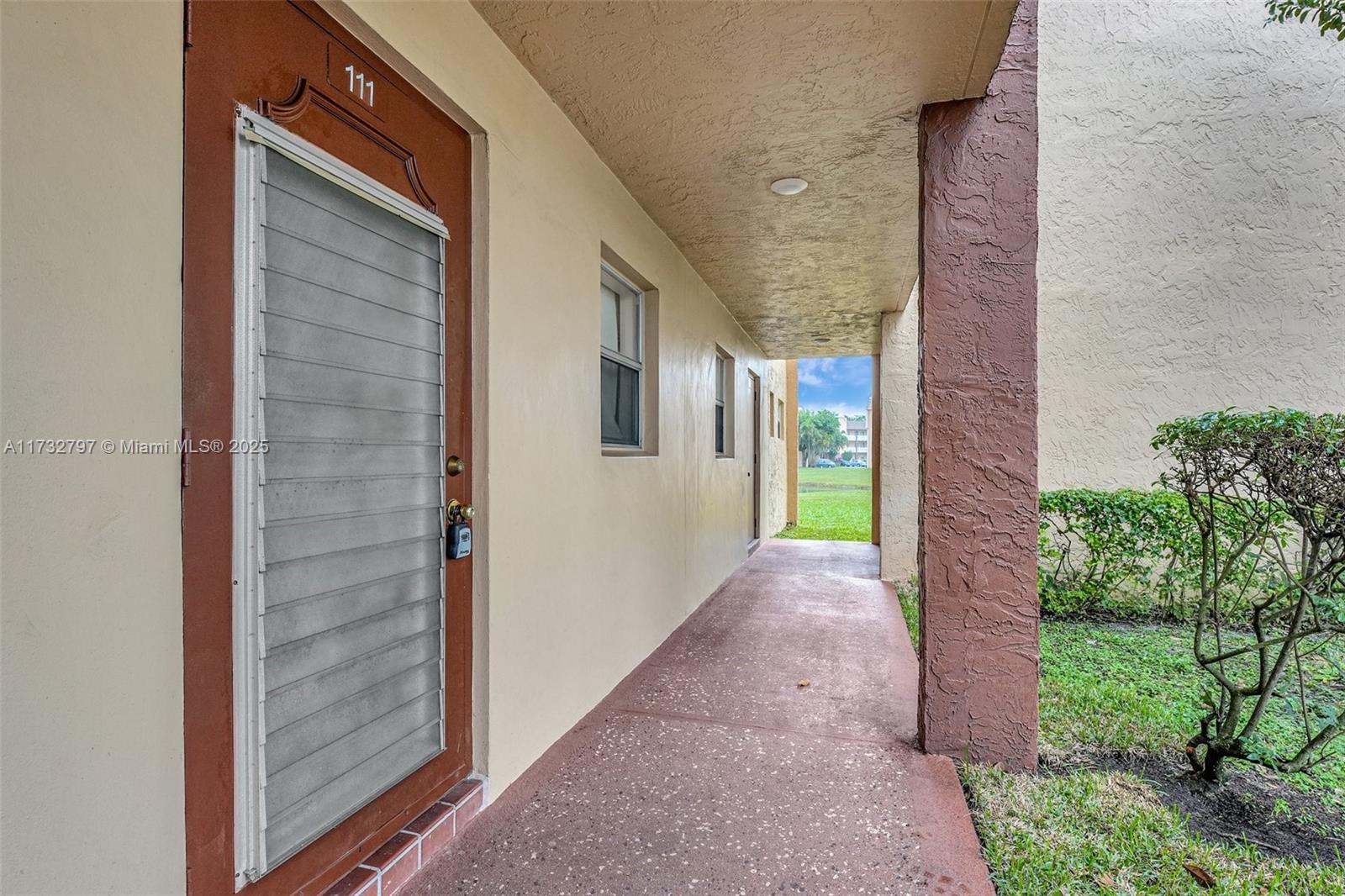 9350 Sunrise Lakes Blvd #111, Sunrise, Florida image 2