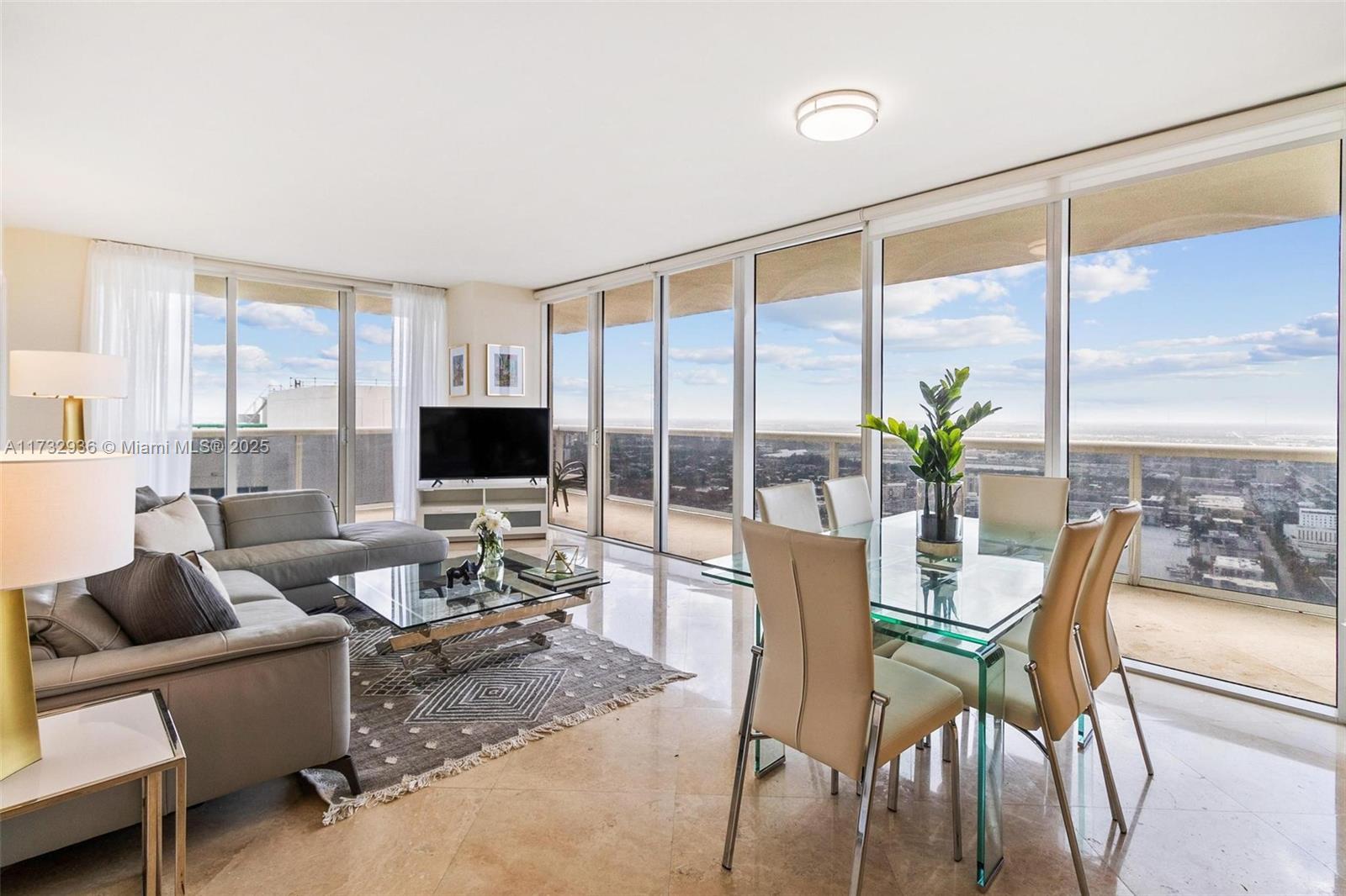 Apartamento para Alugar em Hallandale Beach, FL