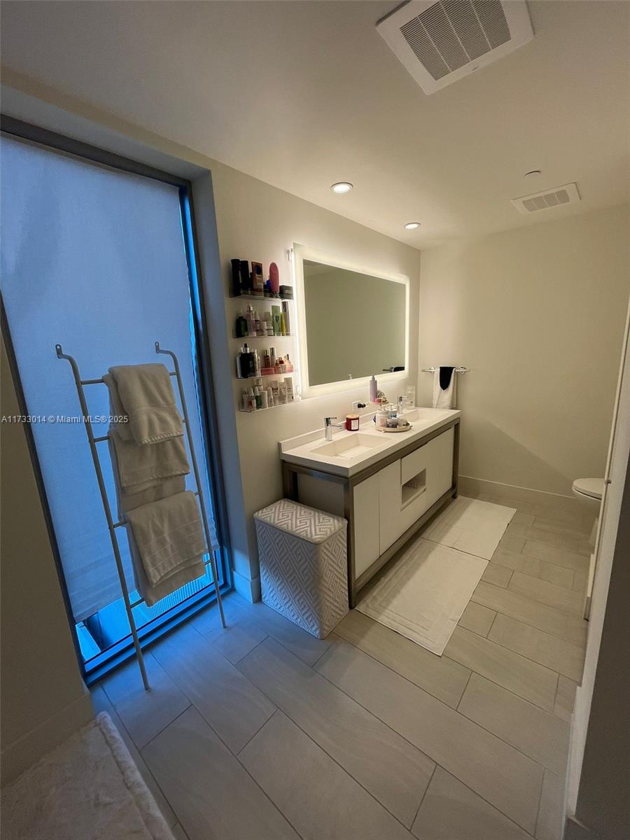 2000 Metropica Way #416, Sunrise, Florida image 12