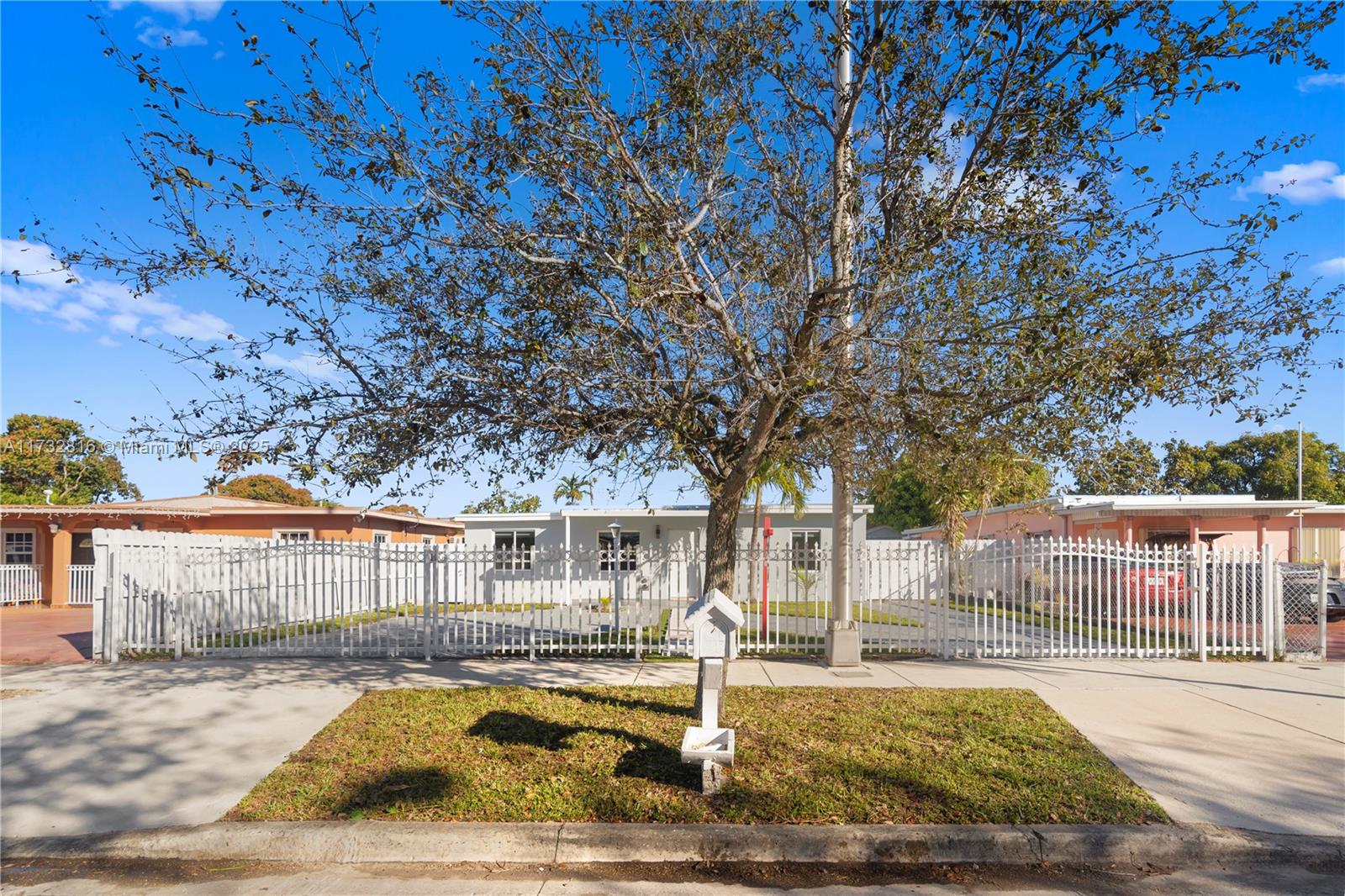 641 E 44th St, Hialeah, Florida image 27