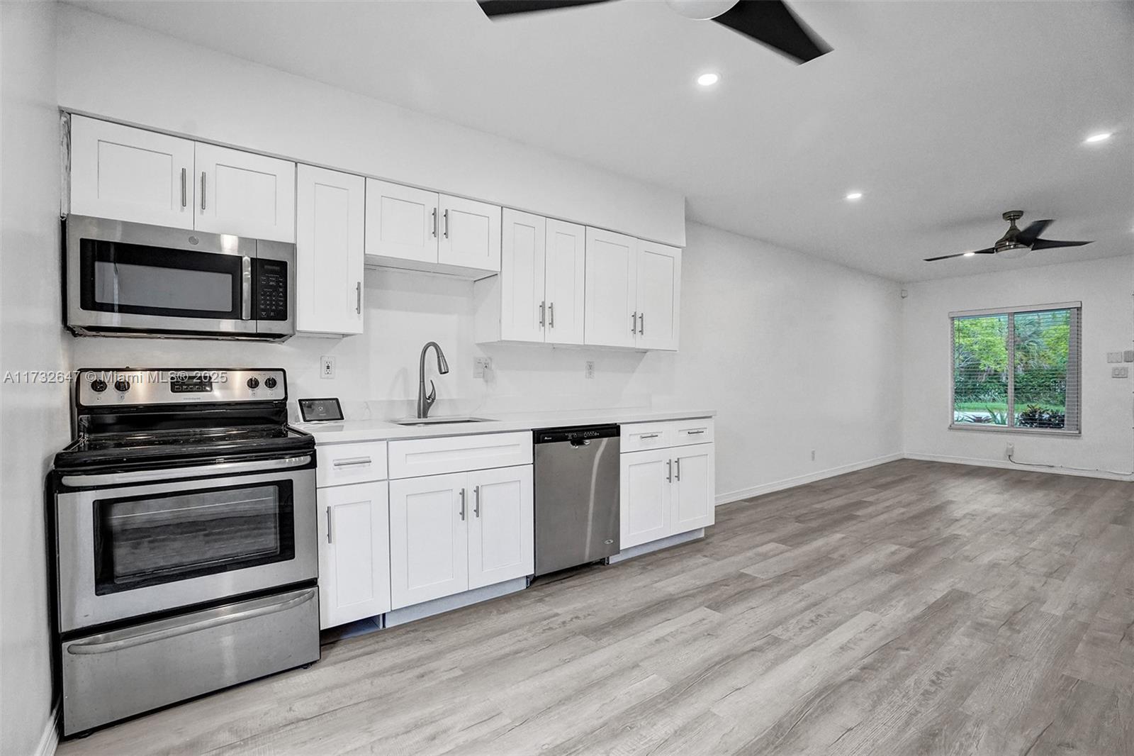 2018-2020 NE 19th St, Fort Lauderdale, Florida image 2