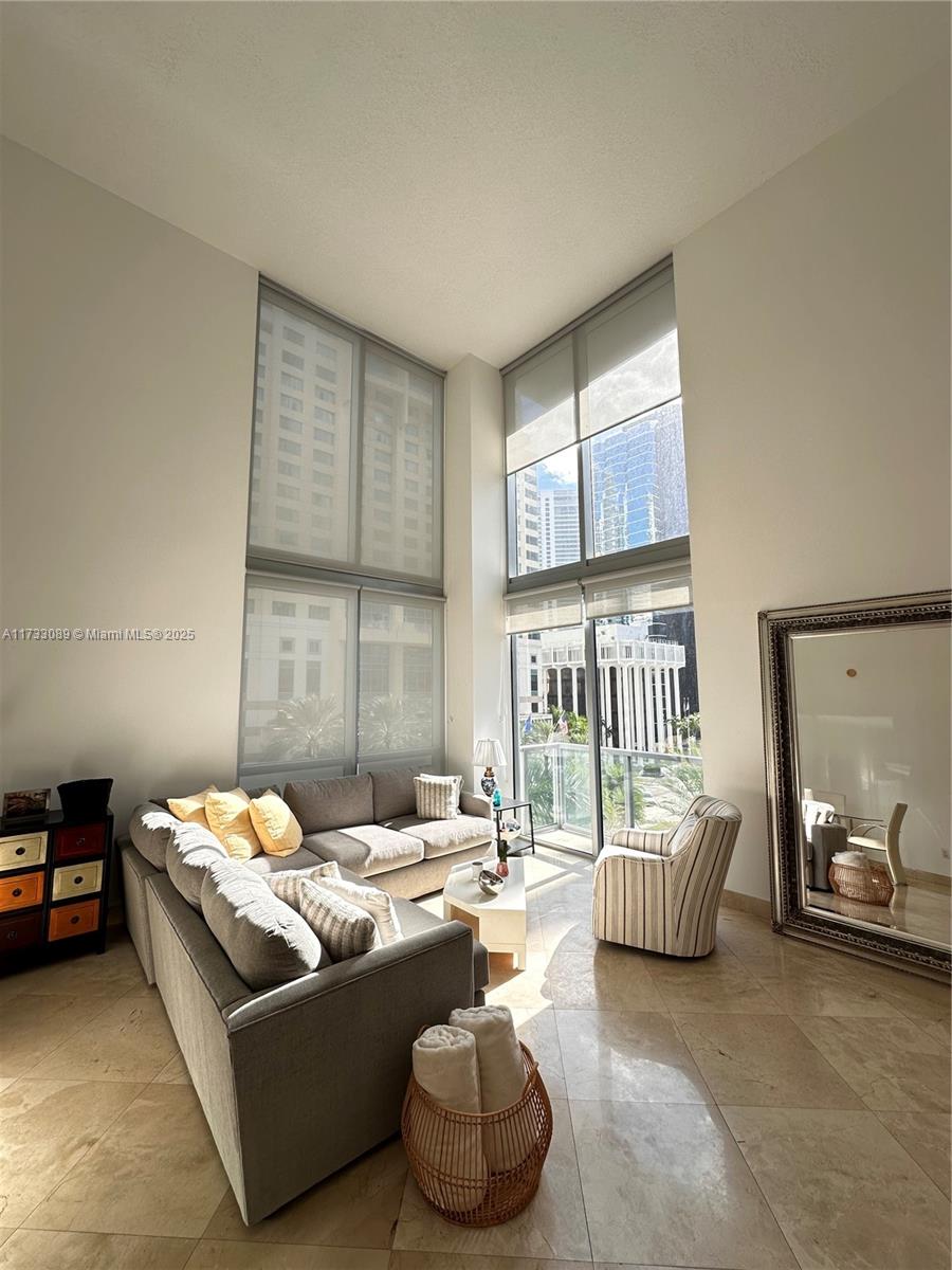 Condo for Sale in Miami, FL