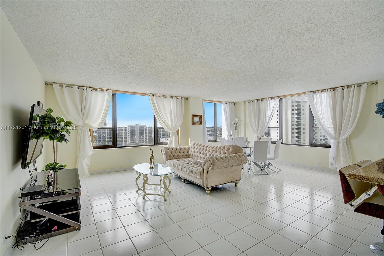 3505 S Ocean Dr #905, Hollywood, Florida image 4