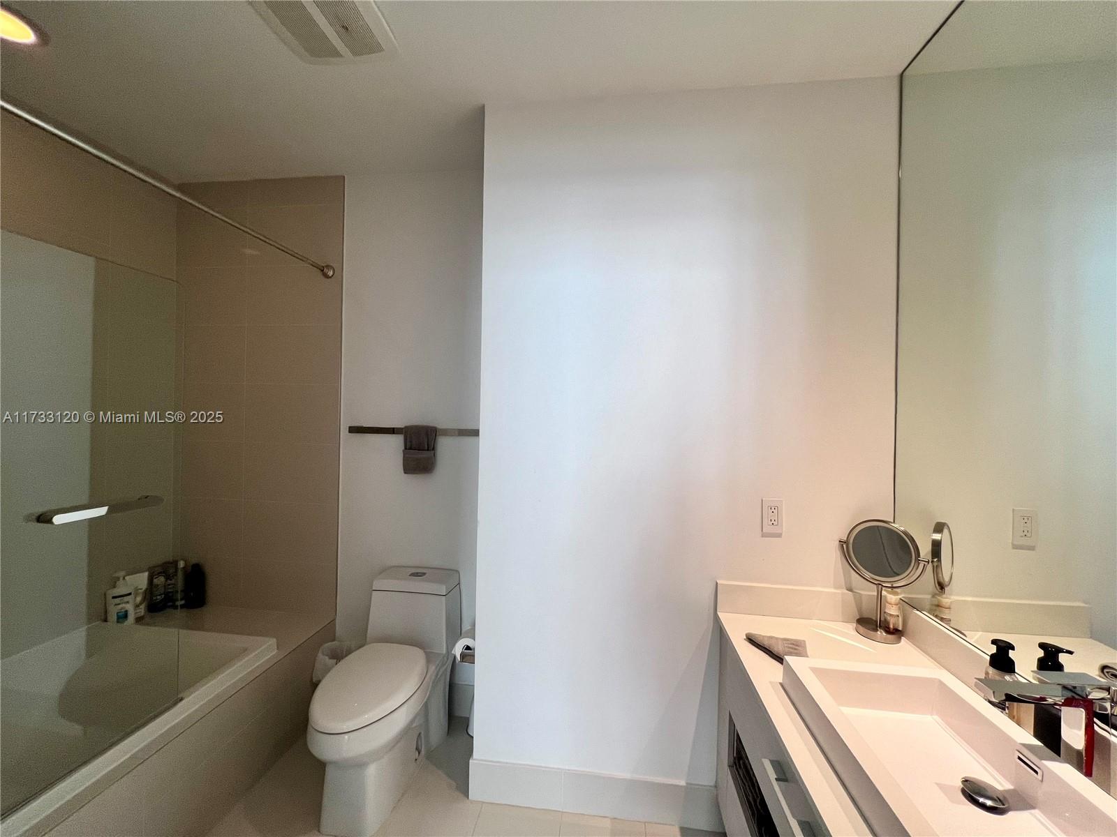 55 SW 9th St #4109, Miami FL 33130