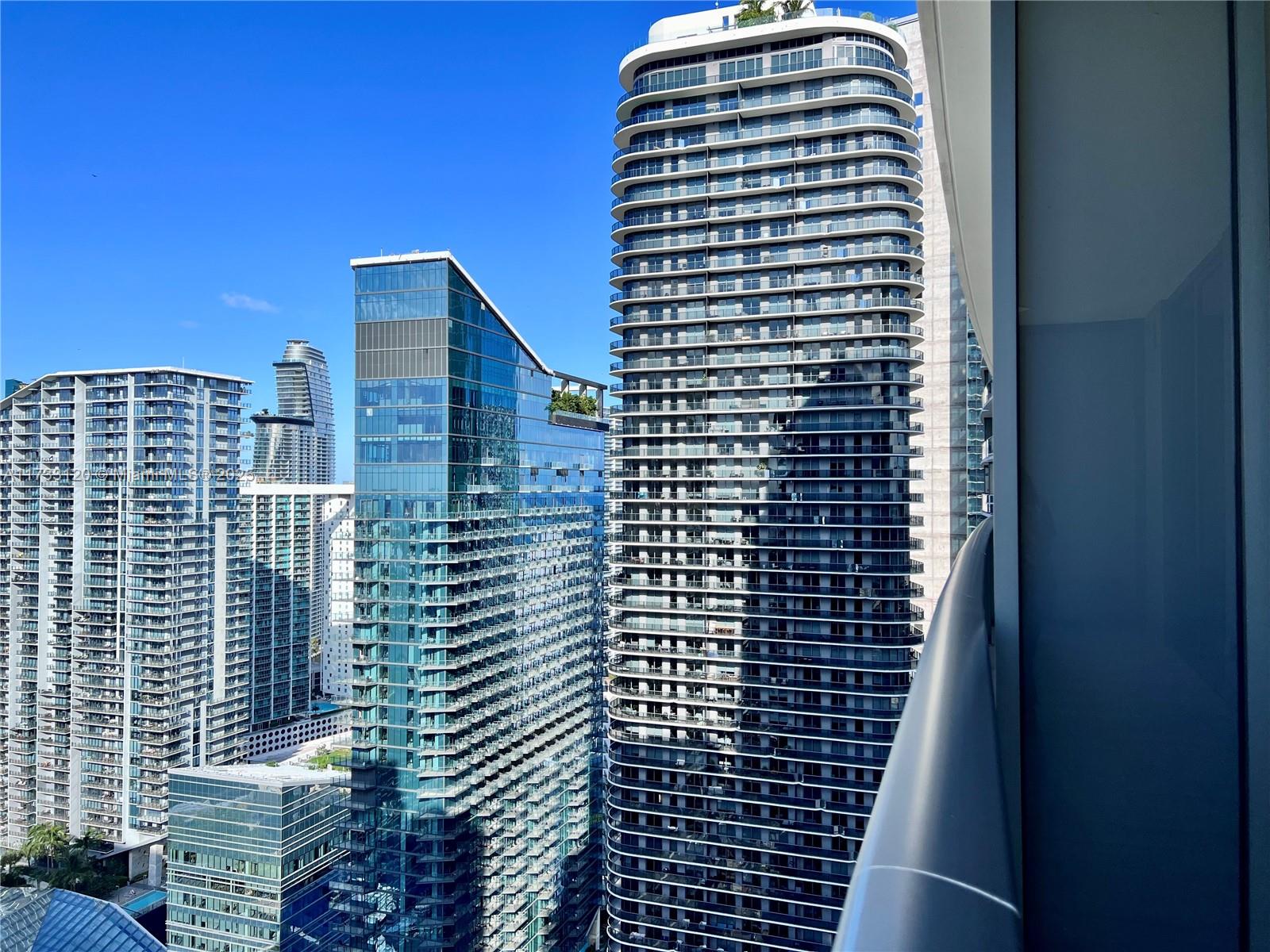 55 SW 9th St #4109, Miami FL 33130