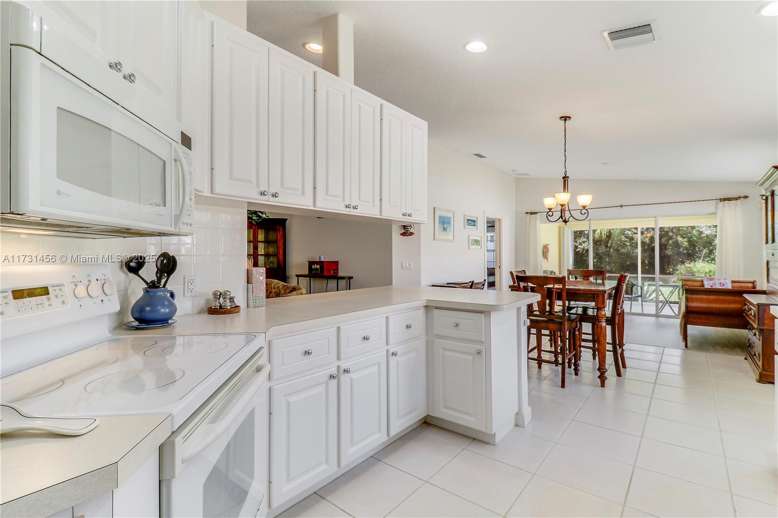 8582 SE Retreat Dr, Hobe Sound, Florida image 24