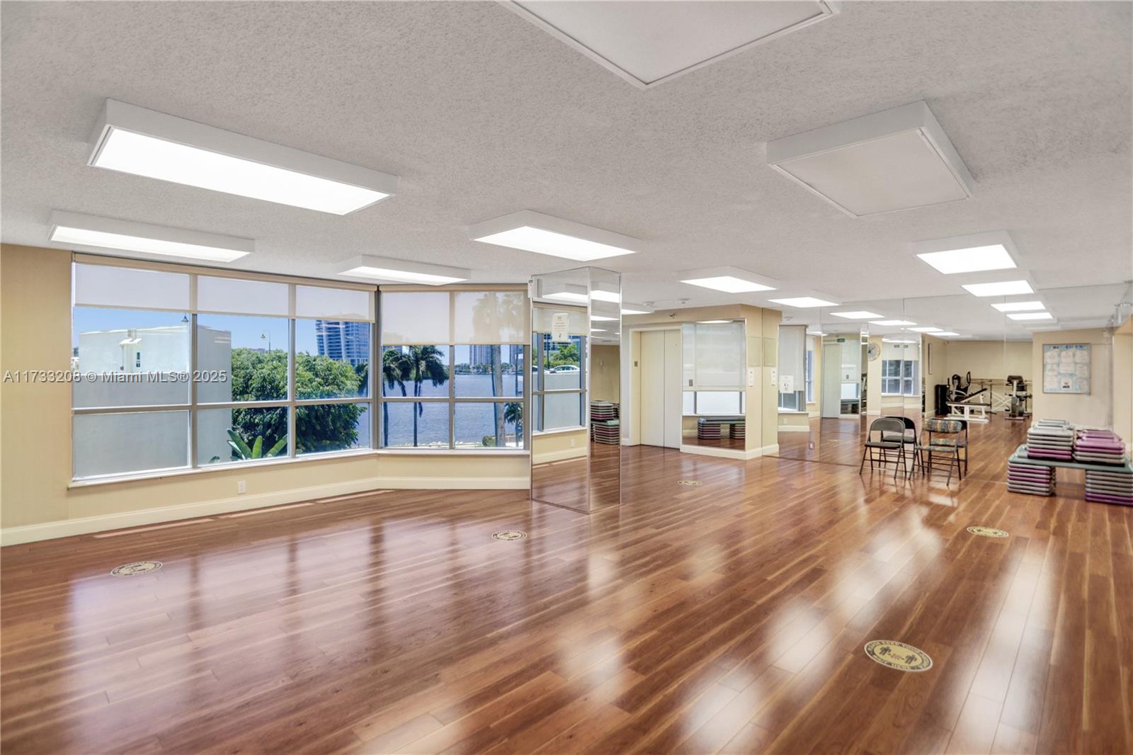 3530 Mystic Pointe Dr #1004, Aventura FL 33180