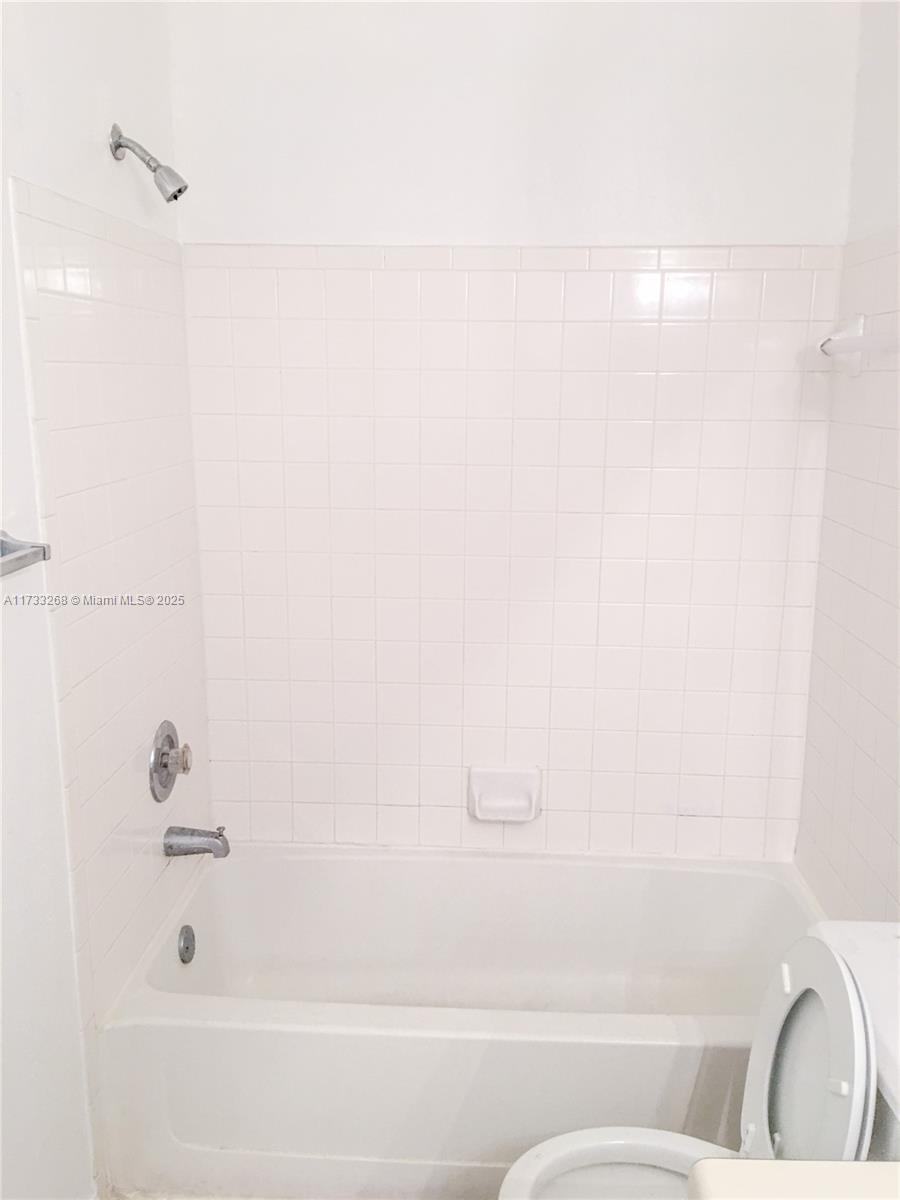 3360 N Pinewalk Dr N #1315, Margate, Florida image 11