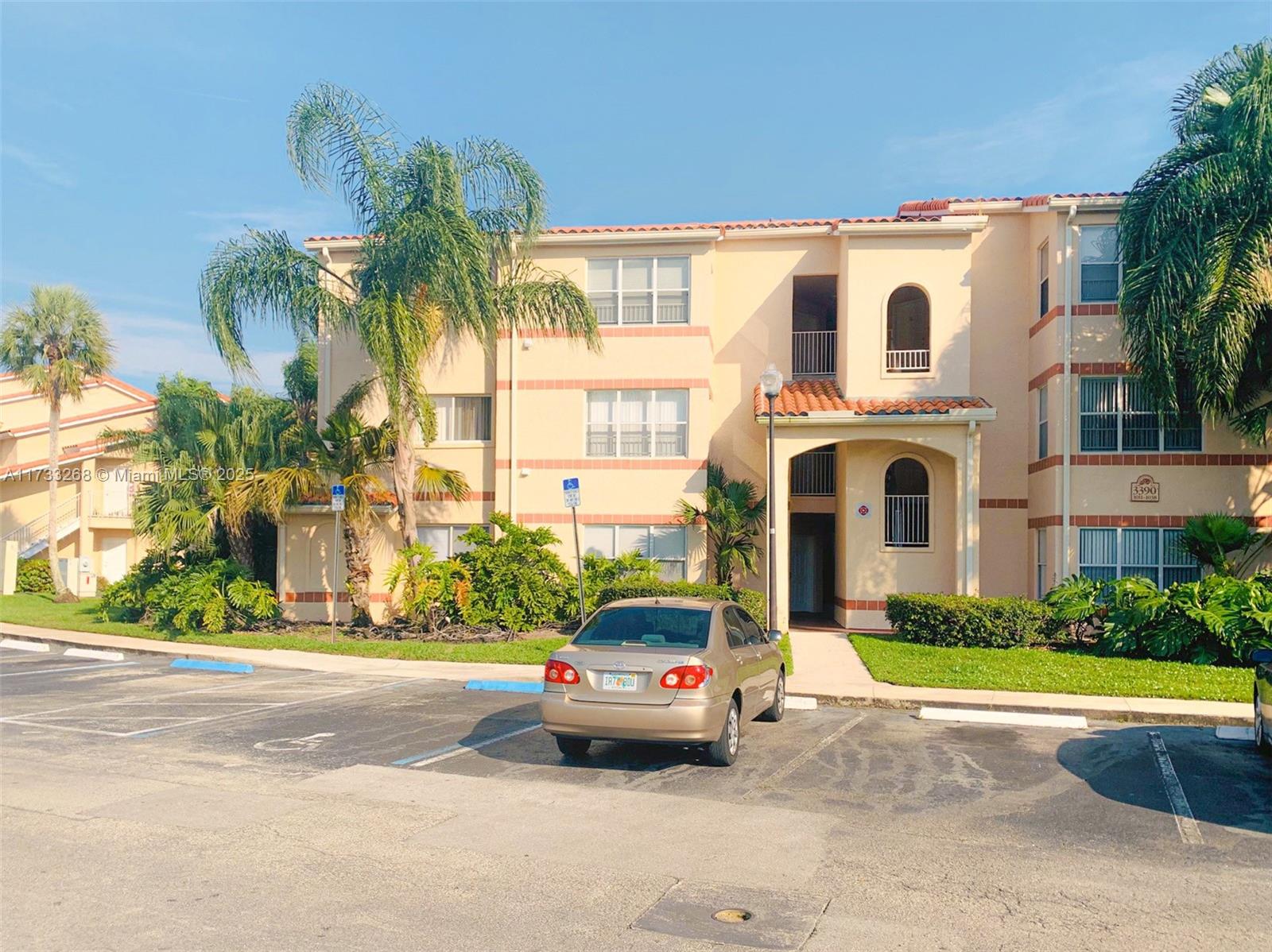 3360 N Pinewalk Dr N #1315, Margate, Florida image 4
