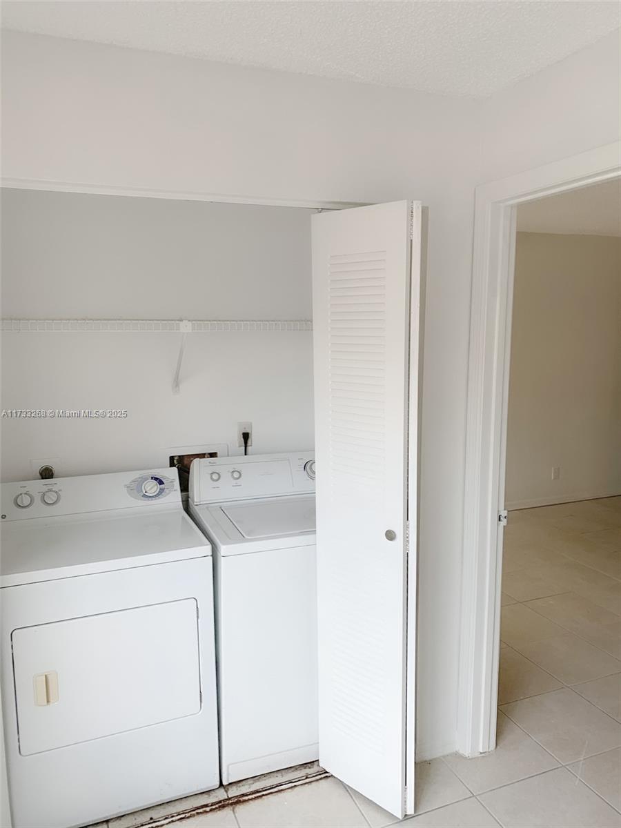3360 N Pinewalk Dr N #1315, Margate, Florida image 8