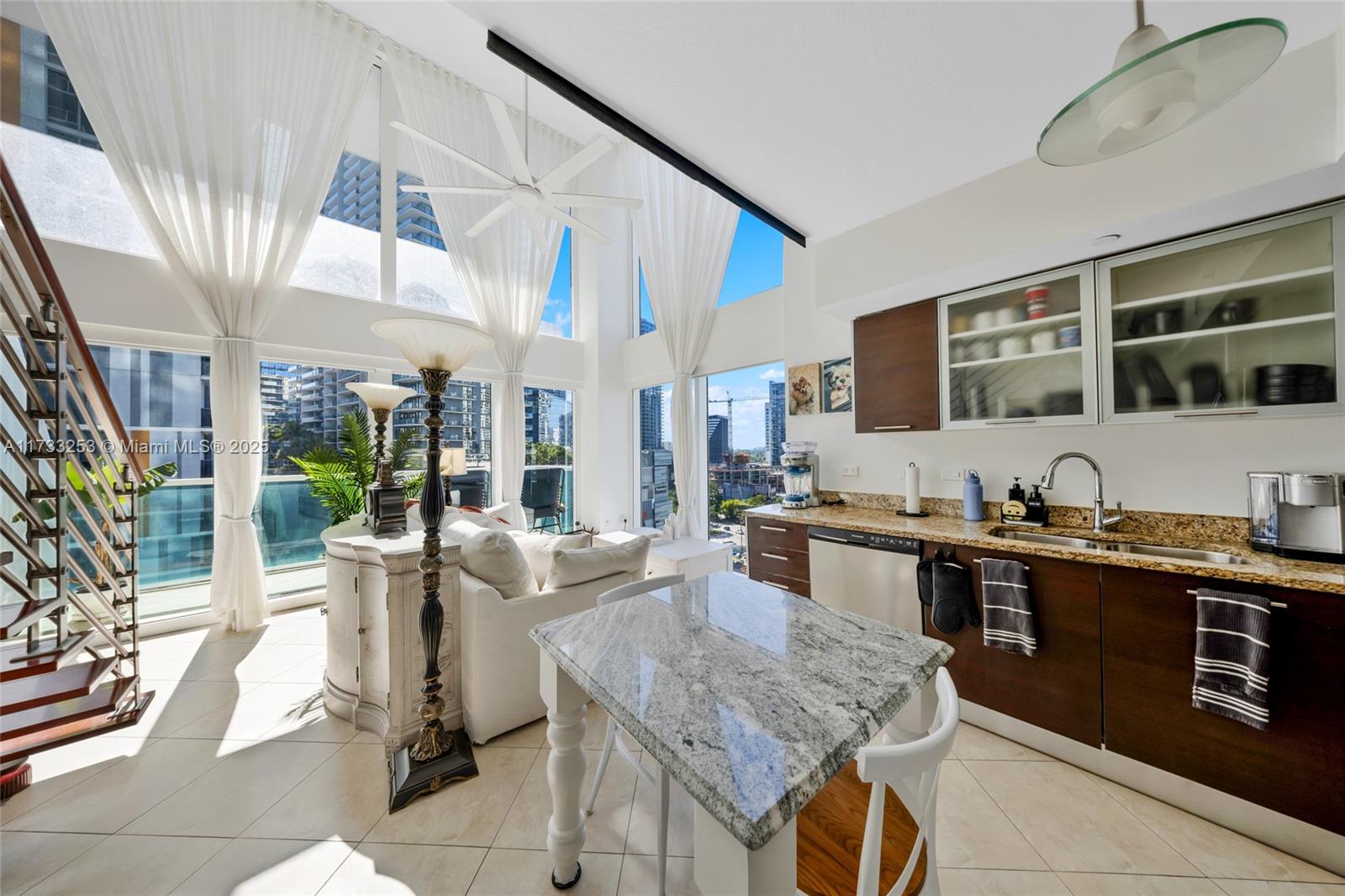 41 SE 5th St #816, Miami, Florida image 2