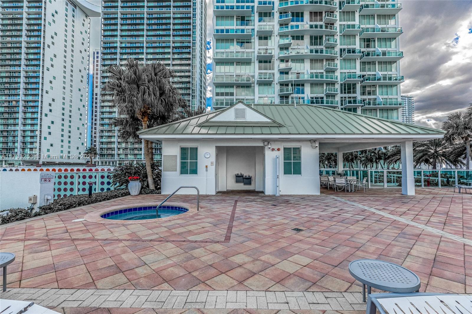 41 SE 5th St #816, Miami, Florida image 37