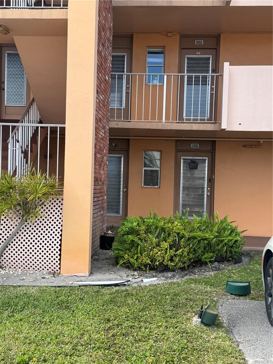 3001 NW 46th Ave #102, Lauderdale Lakes, Florida image 2