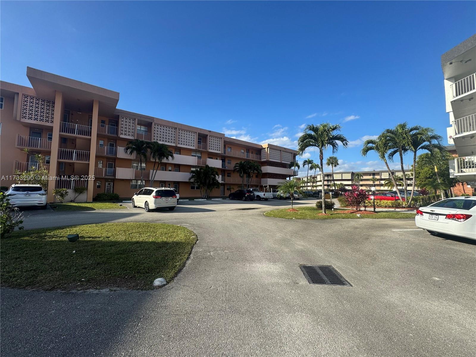 3001 NW 46th Ave #102, Lauderdale Lakes, Florida image 4