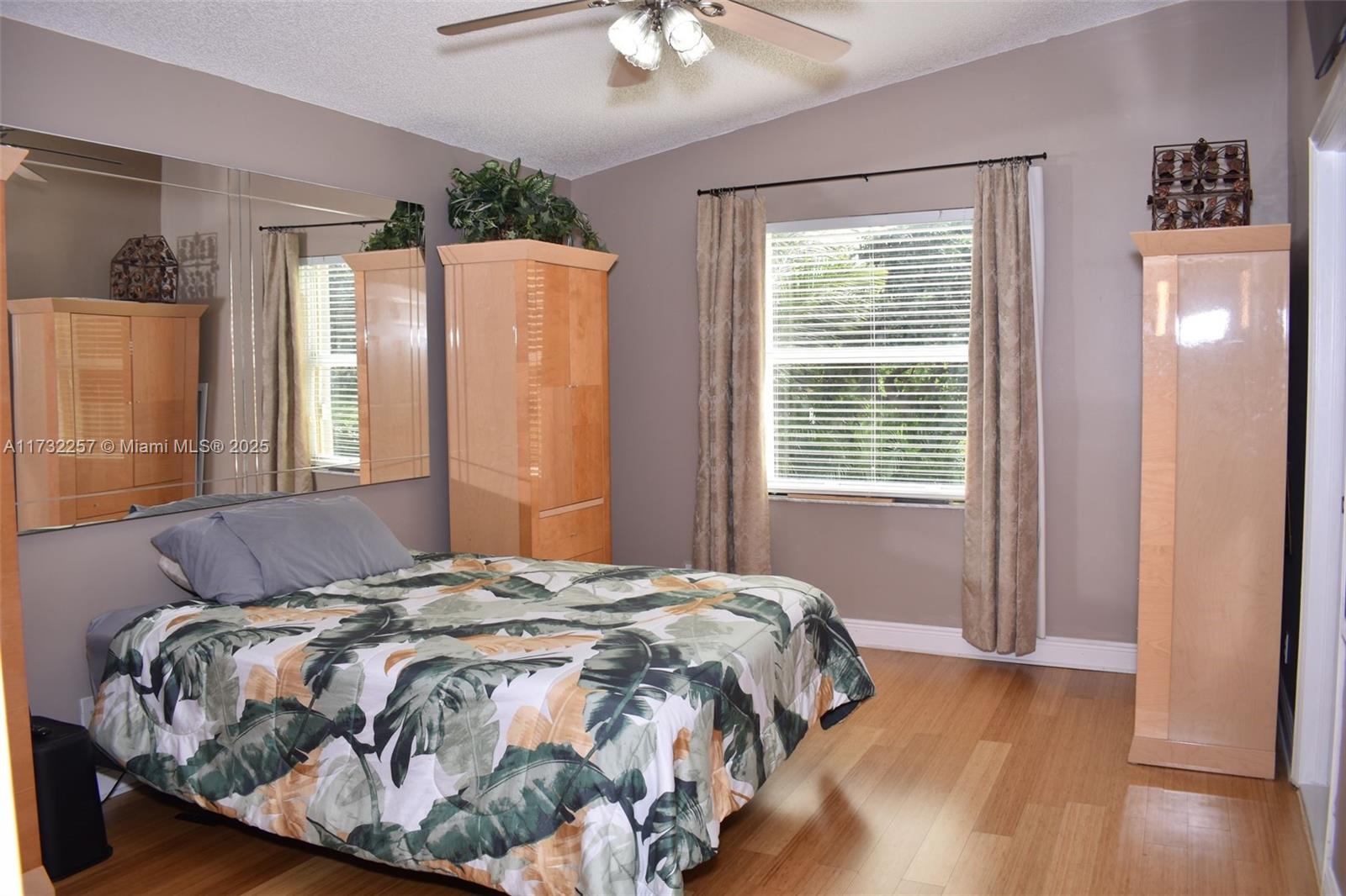 Listing Photo 9