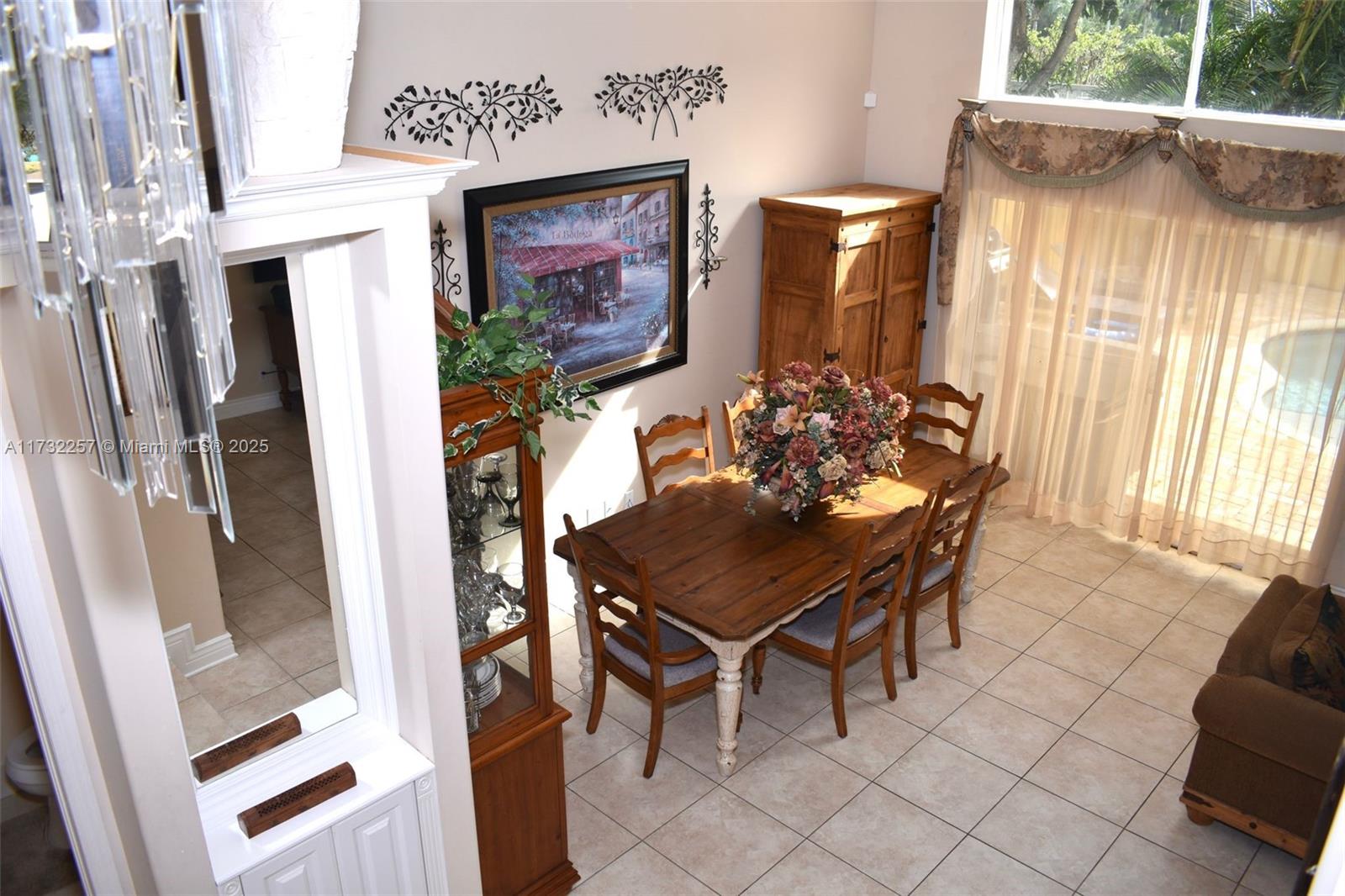 Listing Photo 8