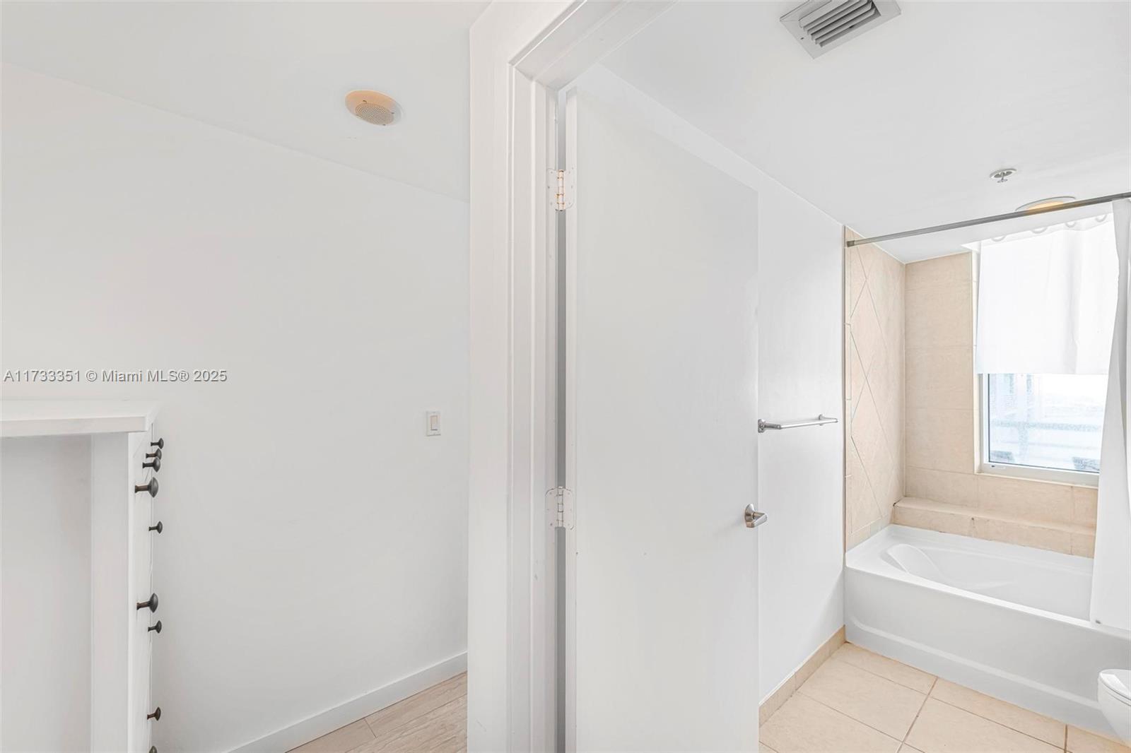 325 S Biscayne Blvd #1726, Miami FL 33131