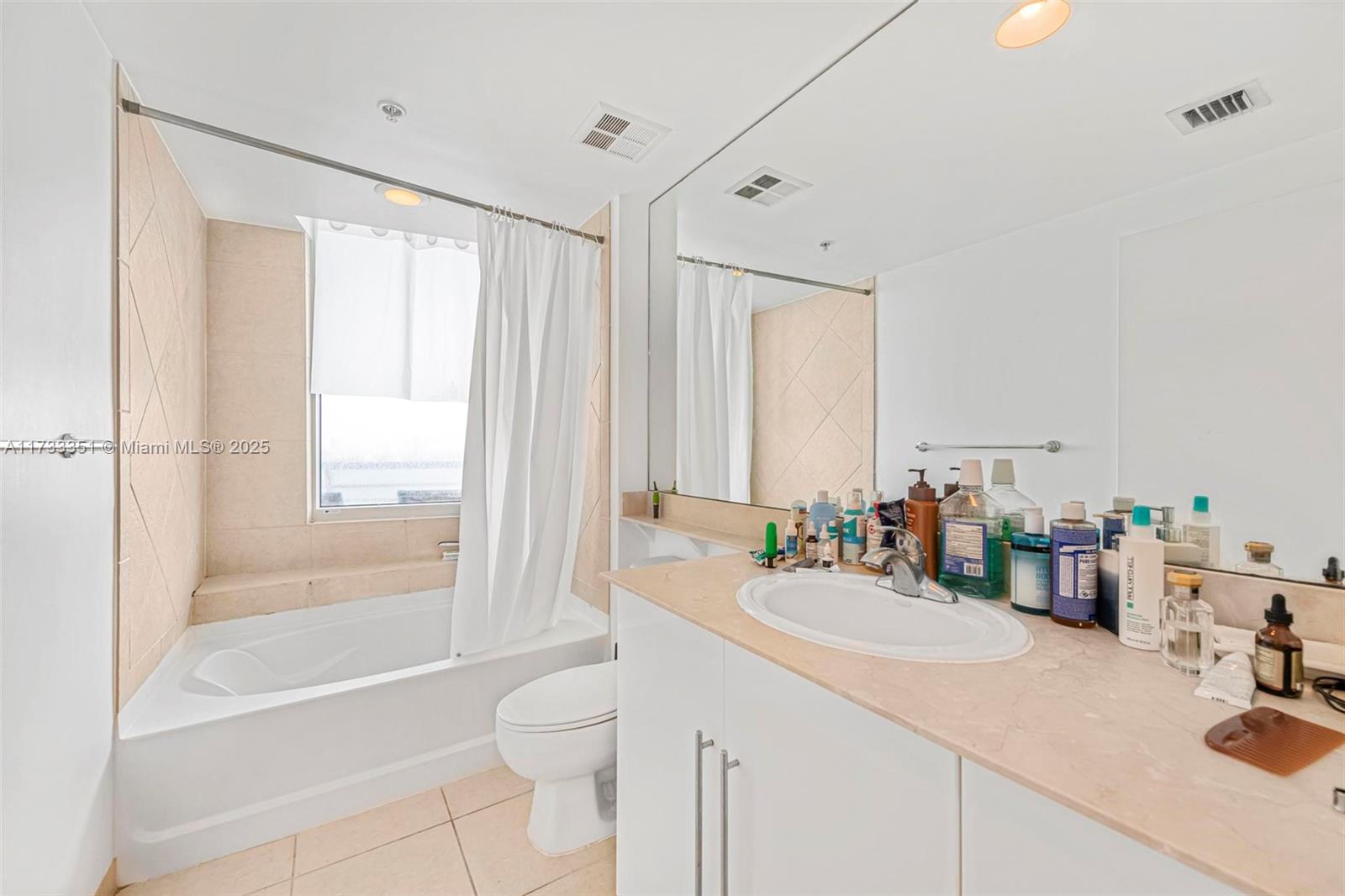 325 S Biscayne Blvd #1726, Miami FL 33131