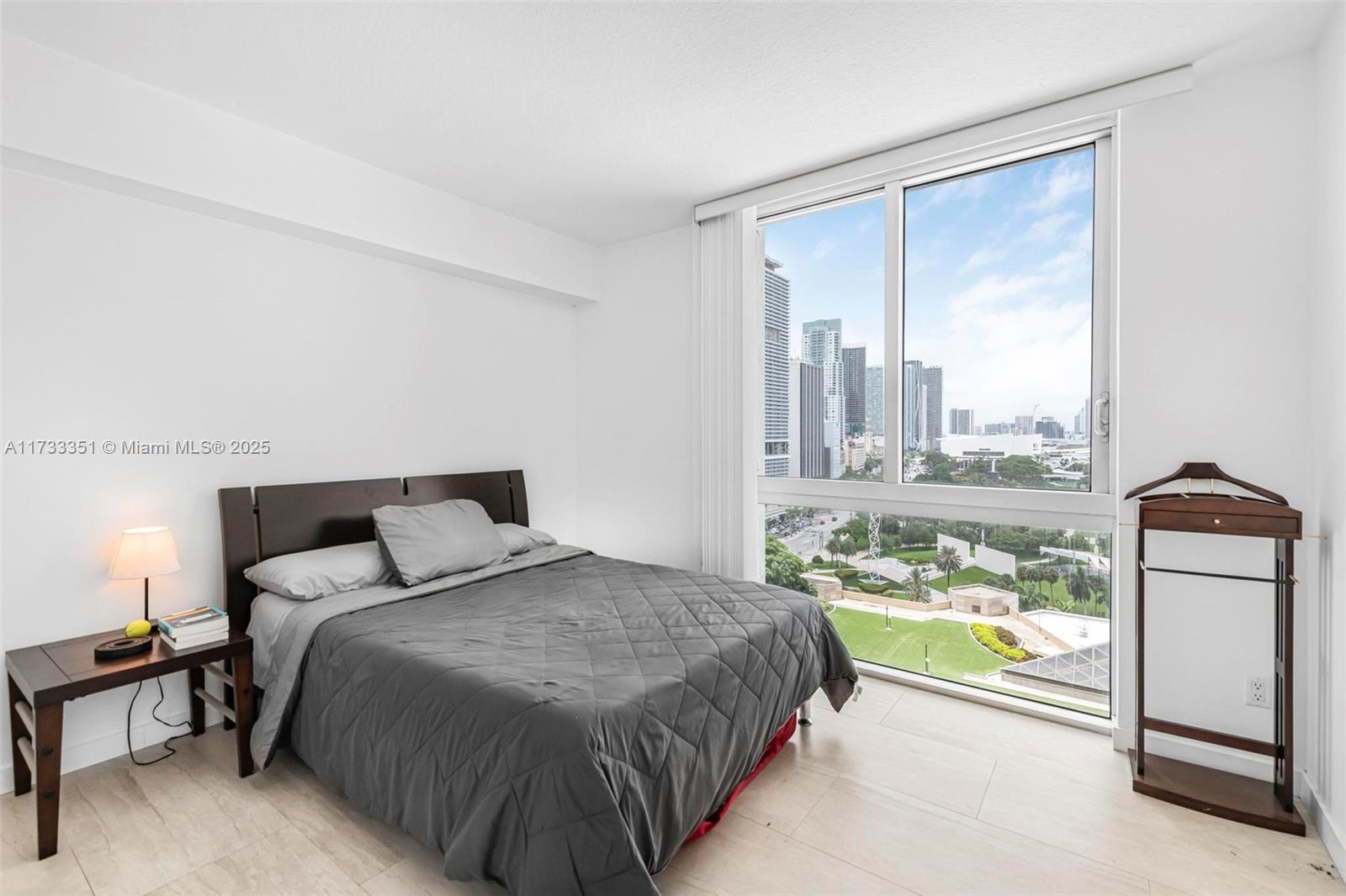 325 S Biscayne Blvd #1726, Miami FL 33131