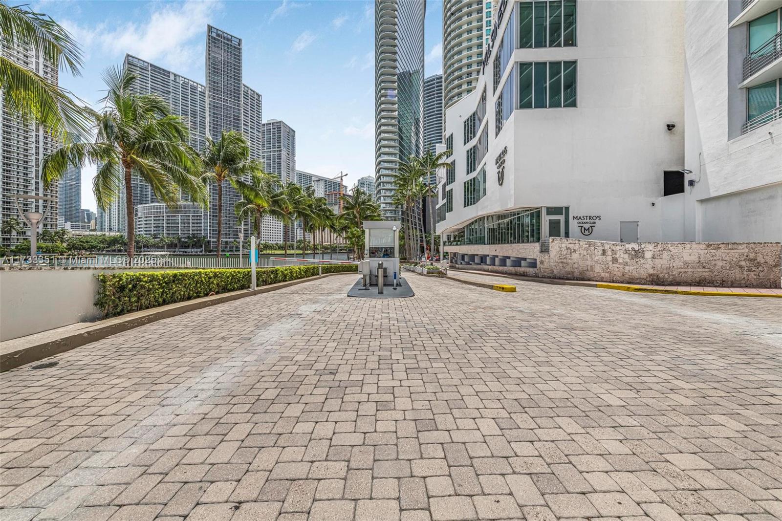 325 S Biscayne Blvd #1726, Miami FL 33131