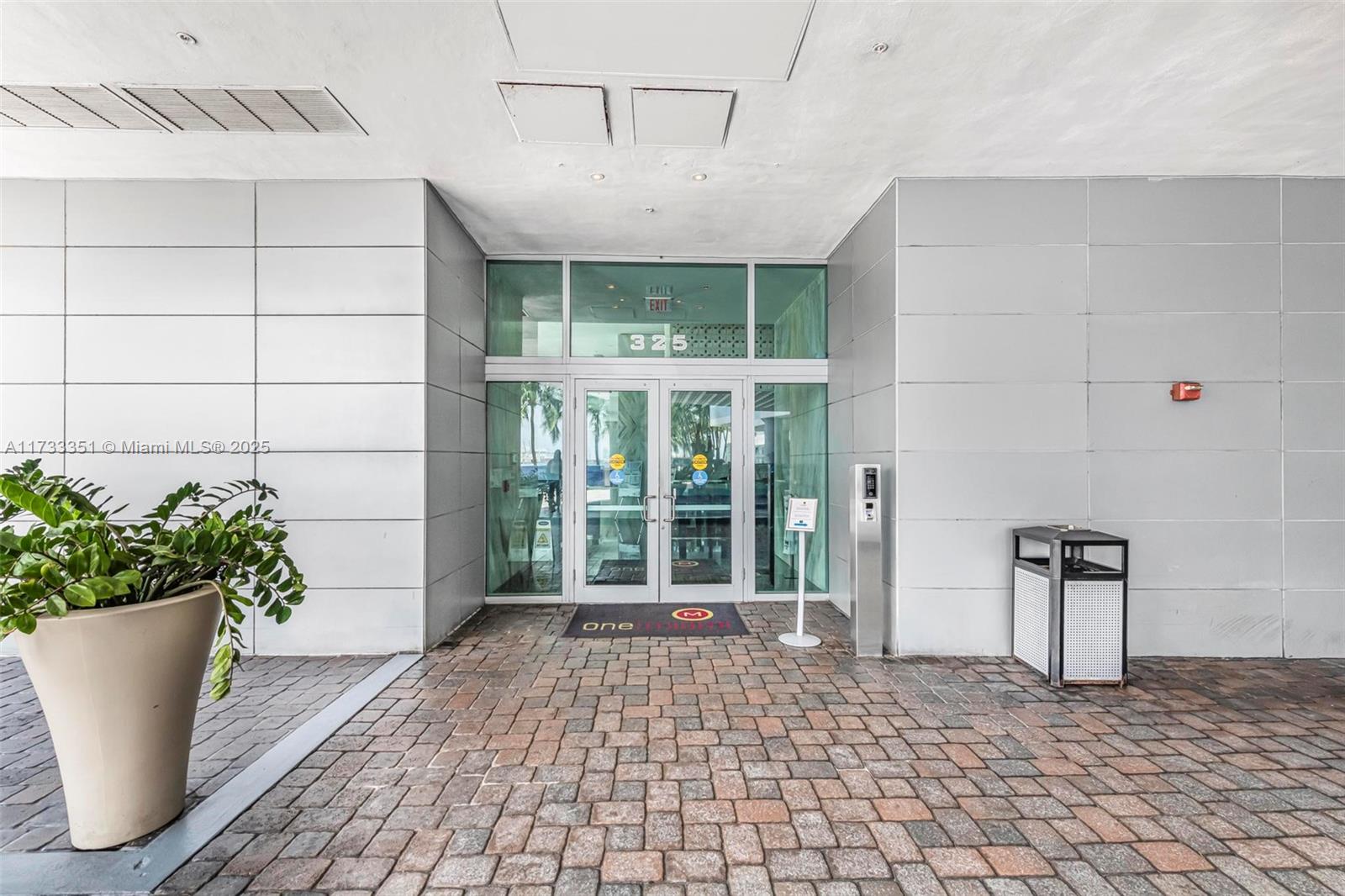 325 S Biscayne Blvd #1726, Miami FL 33131