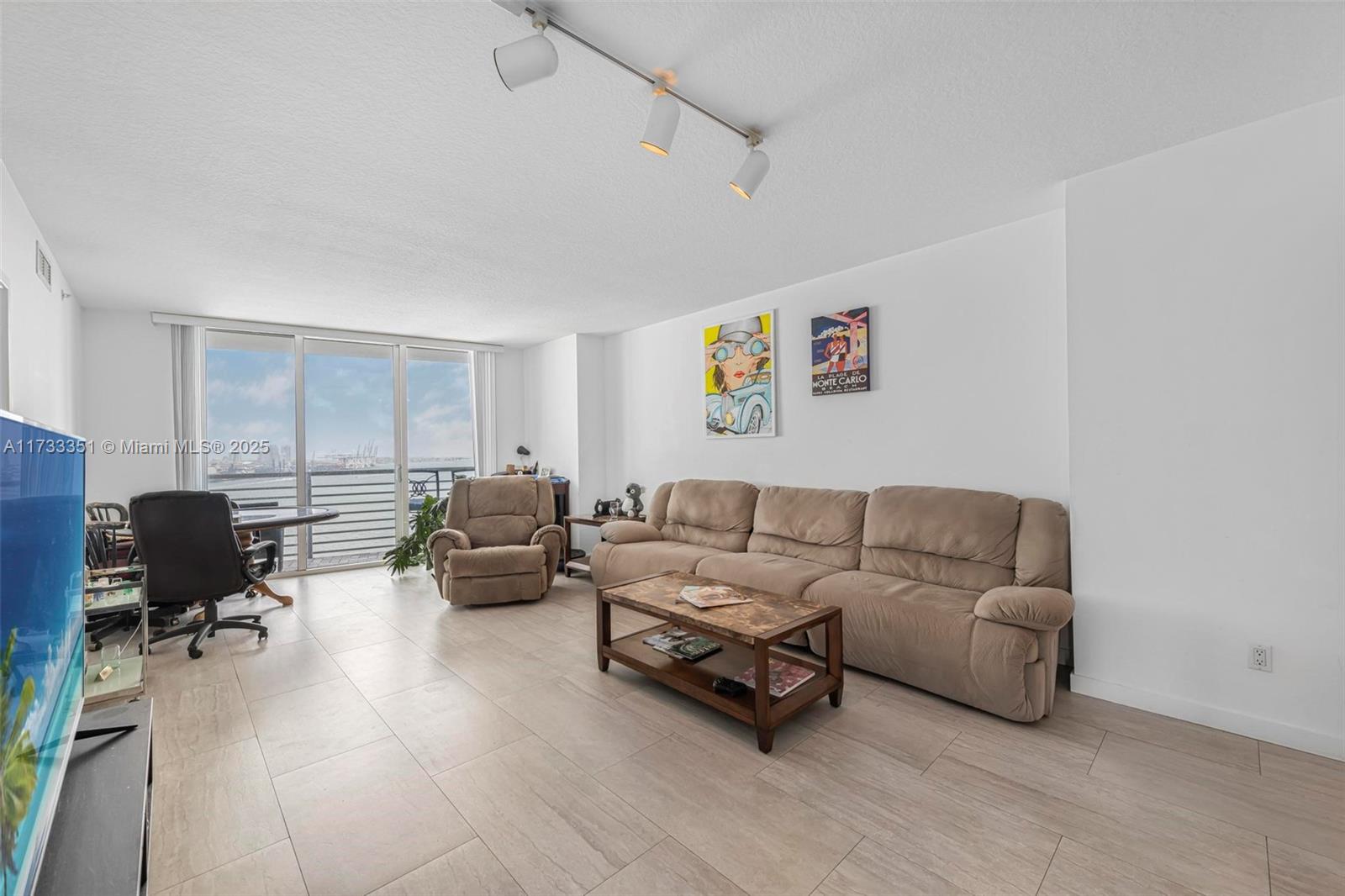 325 S Biscayne Blvd #1726, Miami FL 33131