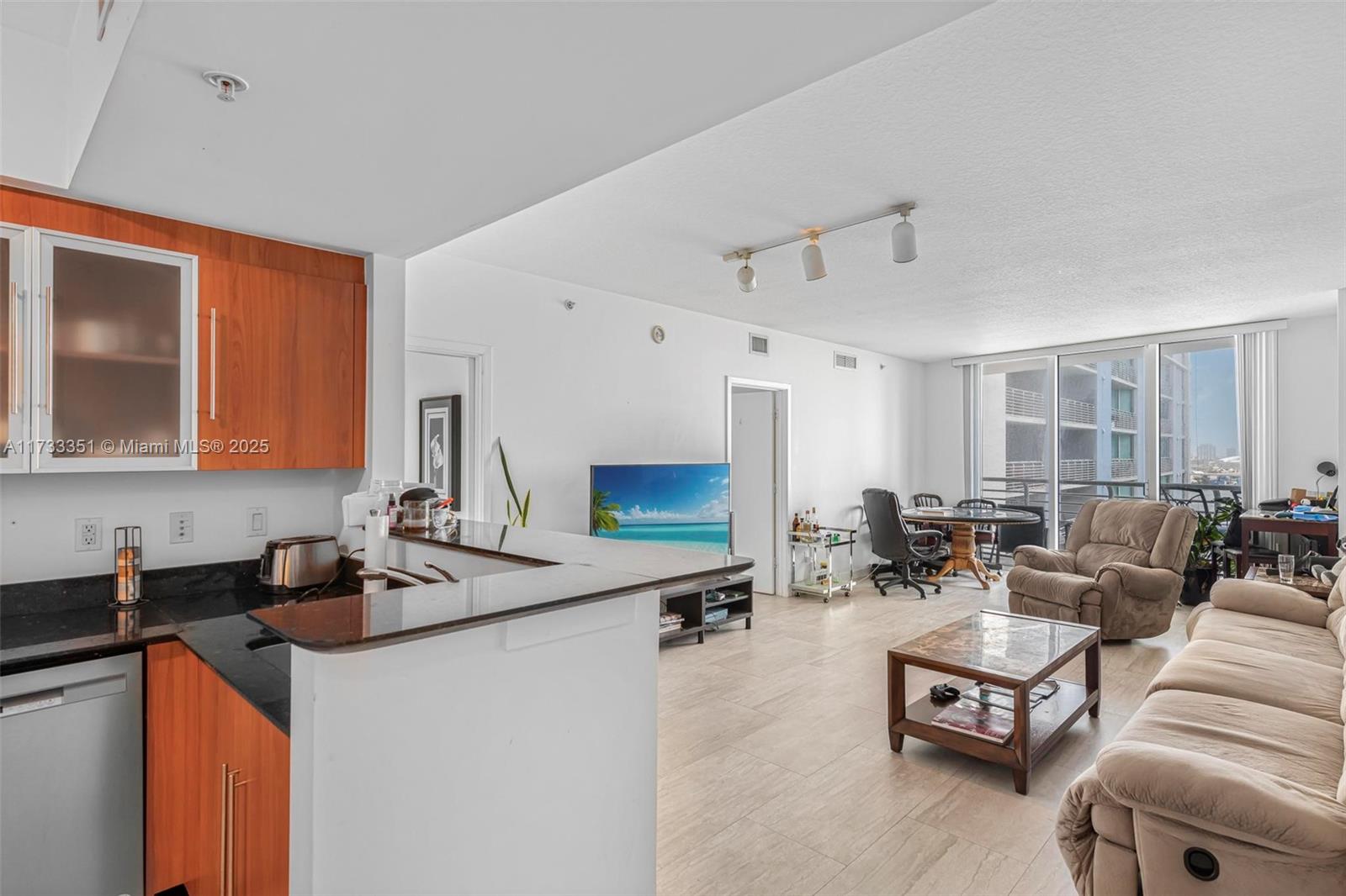 325 S Biscayne Blvd #1726, Miami FL 33131
