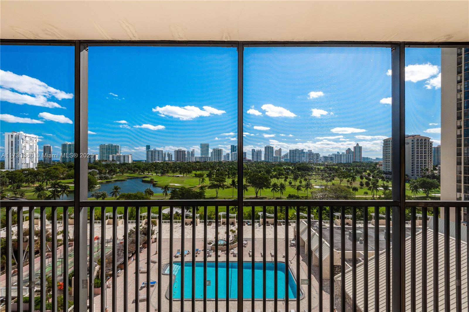 20301 W Country Club Dr #1026, Aventura, Florida image 1